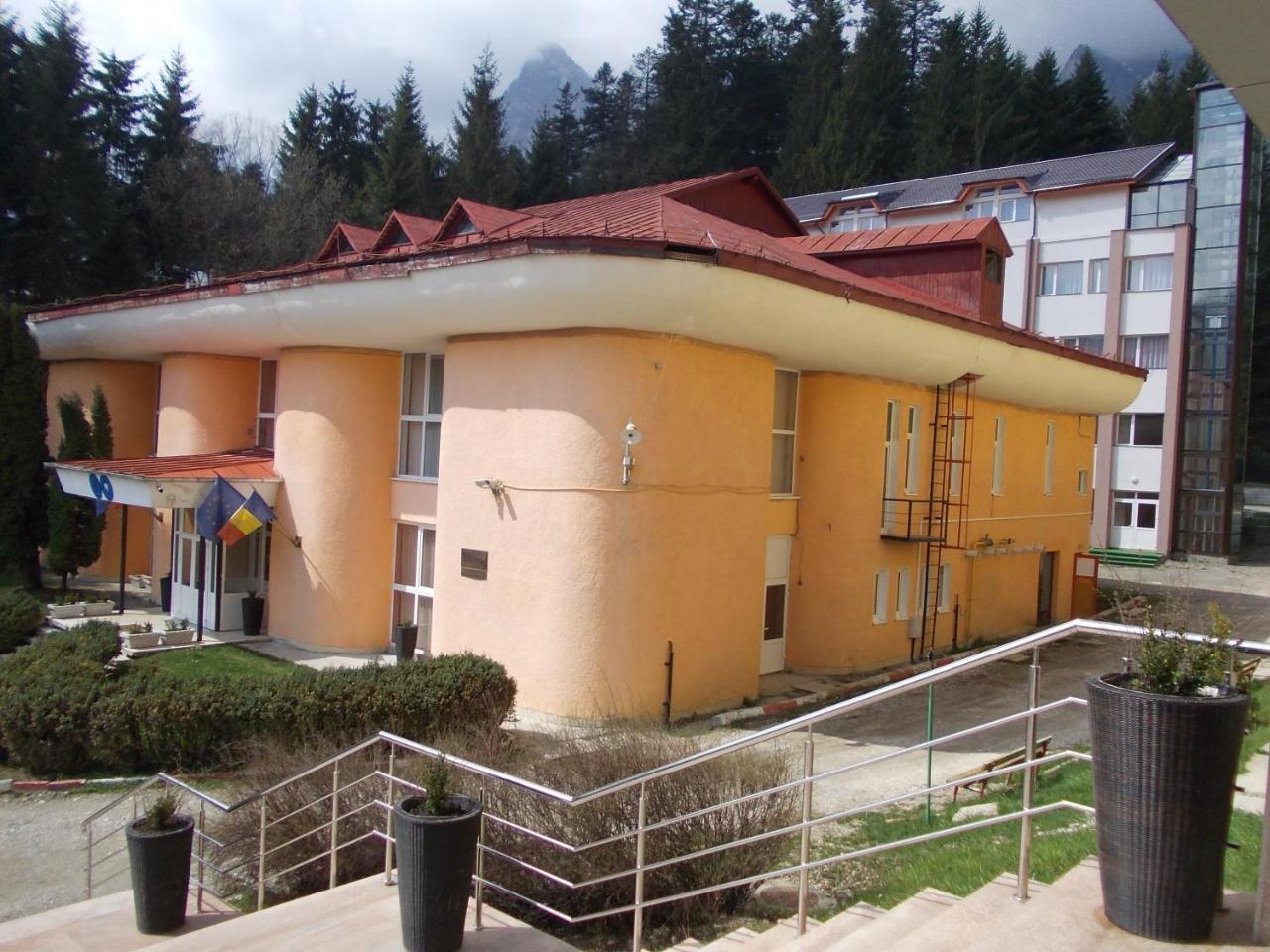 Hostel Cppi Nord Buşteni Exterior foto